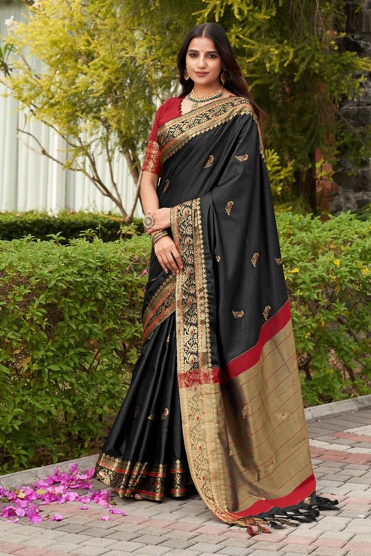 Attractive Contrast Border Black Colour Kanjivaram Silk Saree