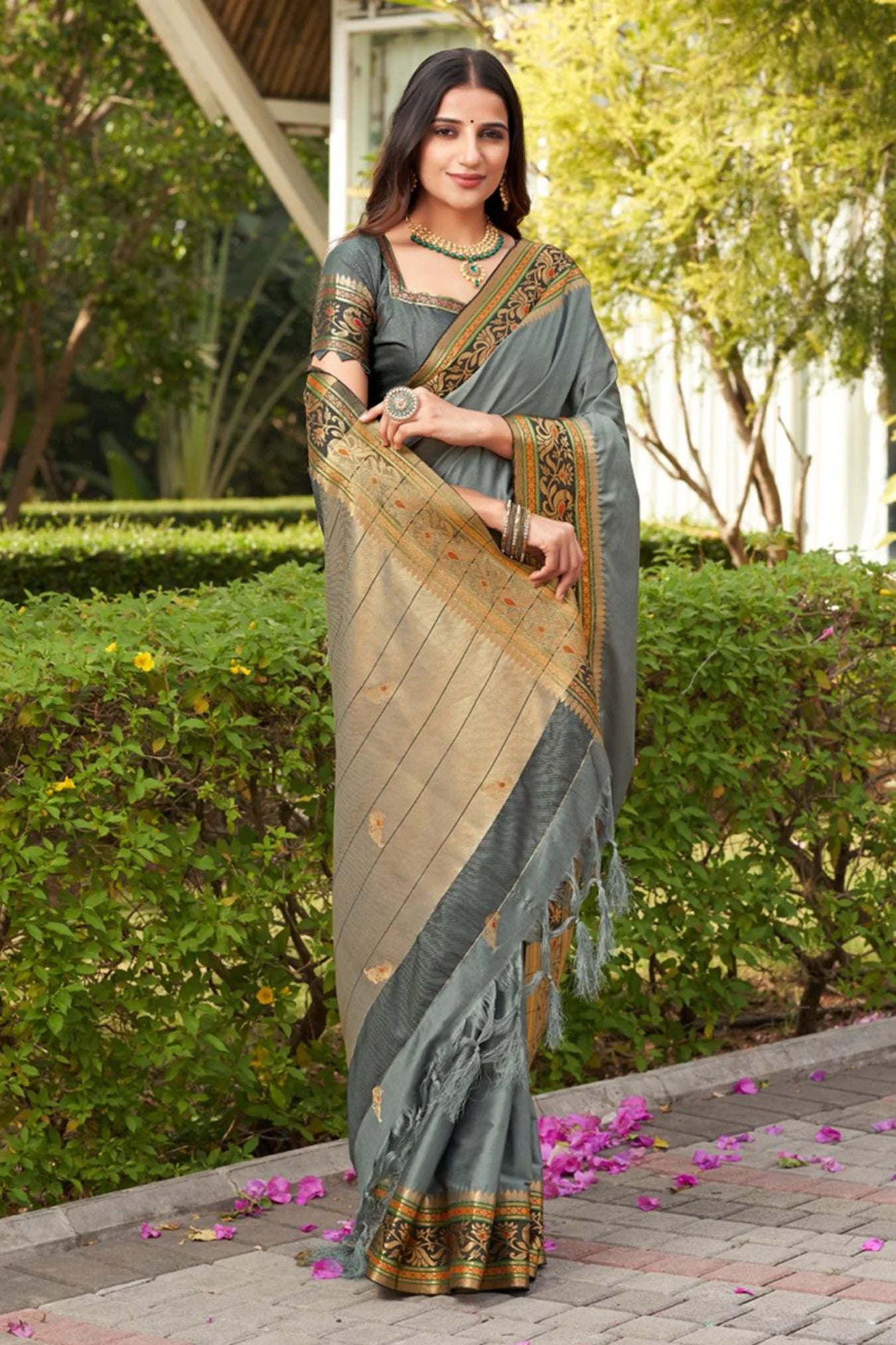 Attractive Contrast Border Grey Colour Kanjivaram Silk Saree
