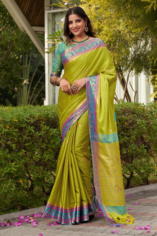 Attractive Contrast Border Parrot Colour Kanjivaram Silk Saree