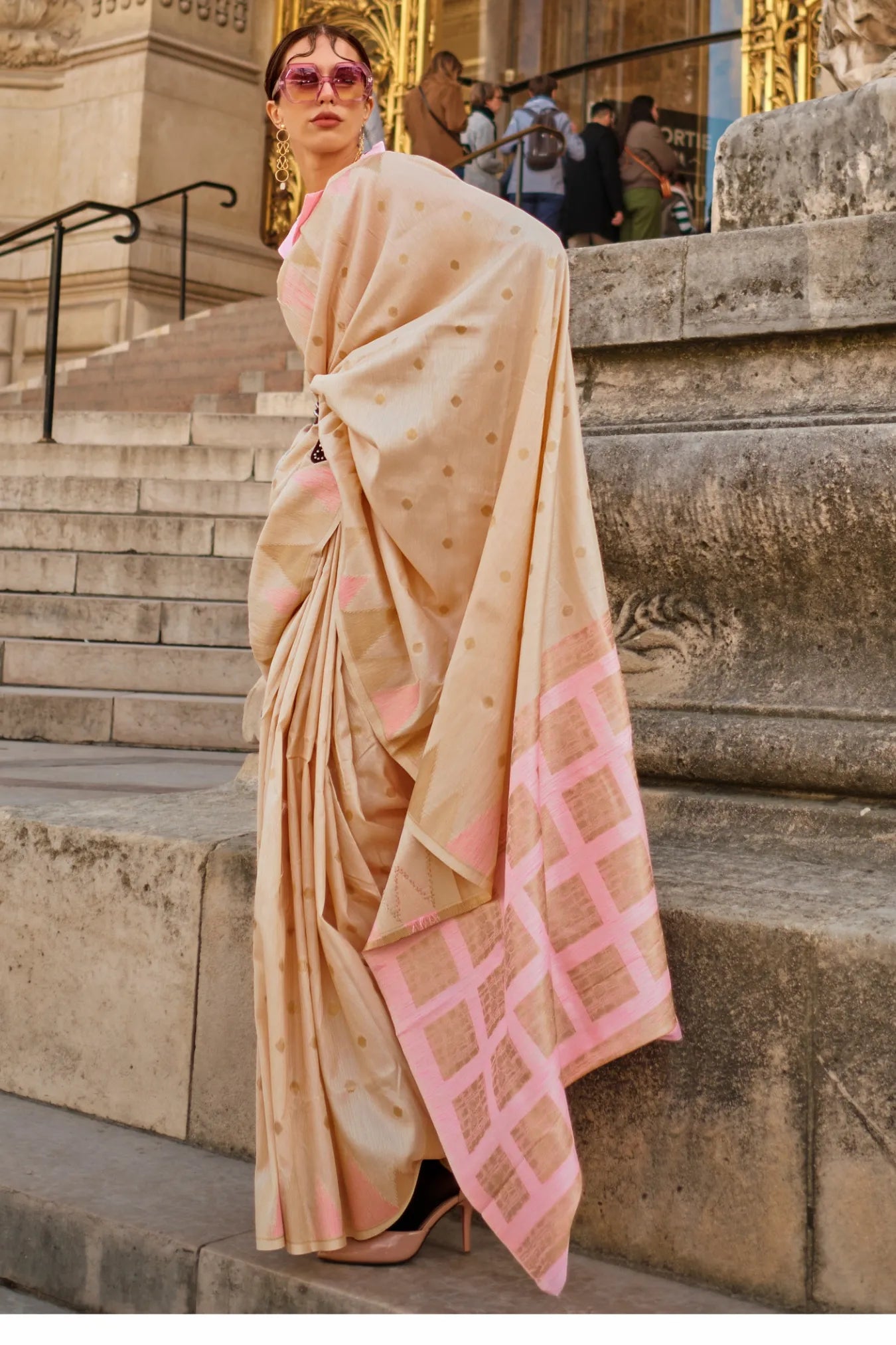 Cream Colour Zari Weaving Handloom Silk Saree