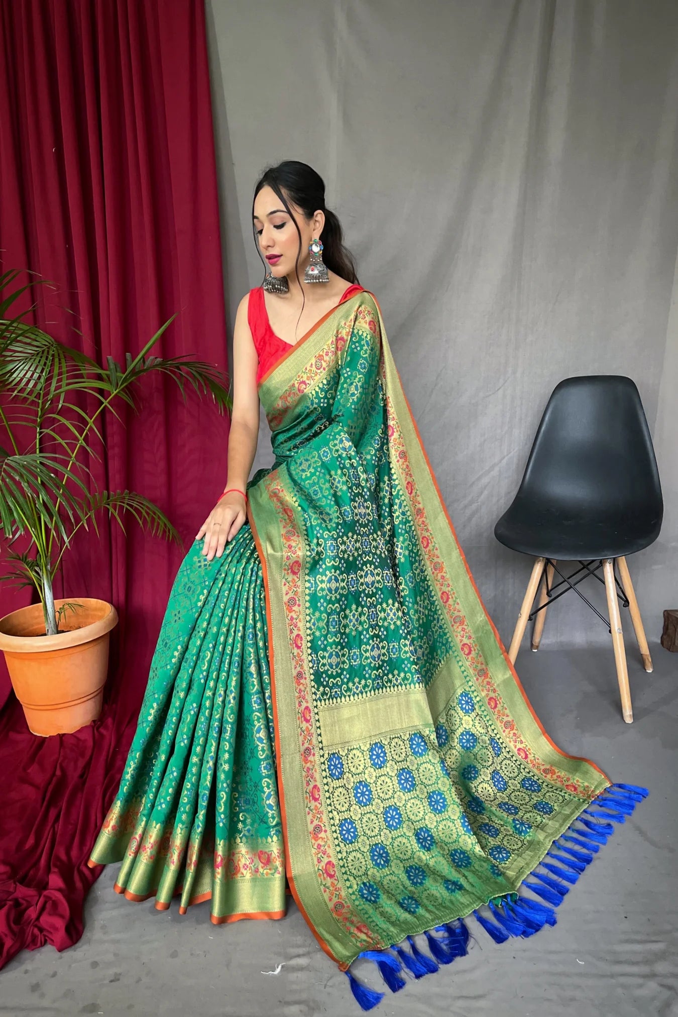 Green Colour Bandhej Banarasi Patola Silk Woven Saree