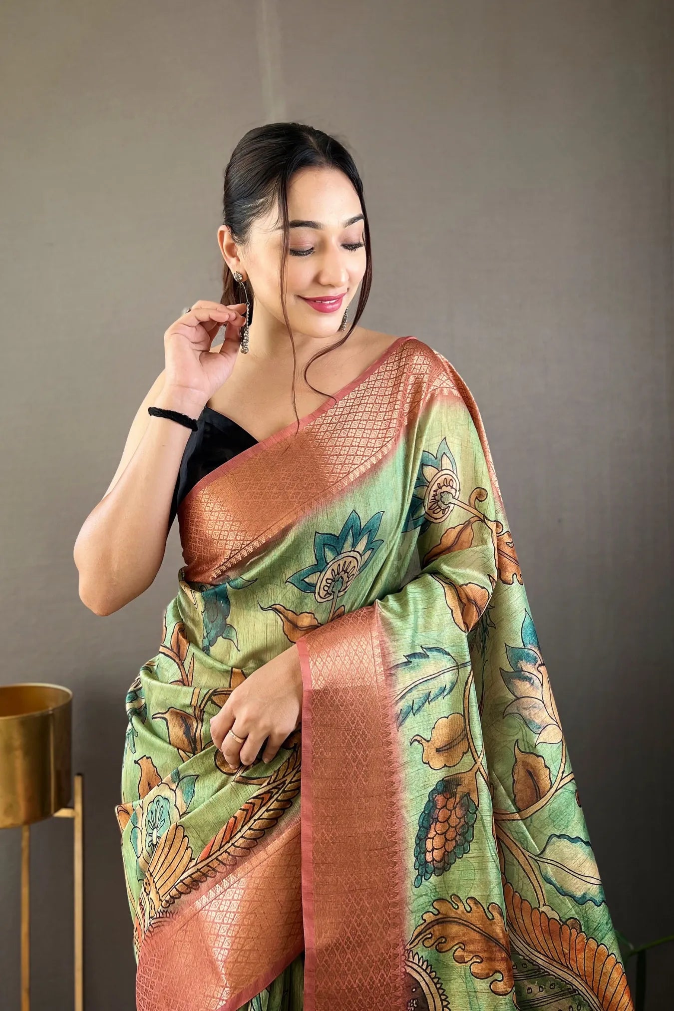Green Colour Elegant Handpainted Kalamkari Silk Saree