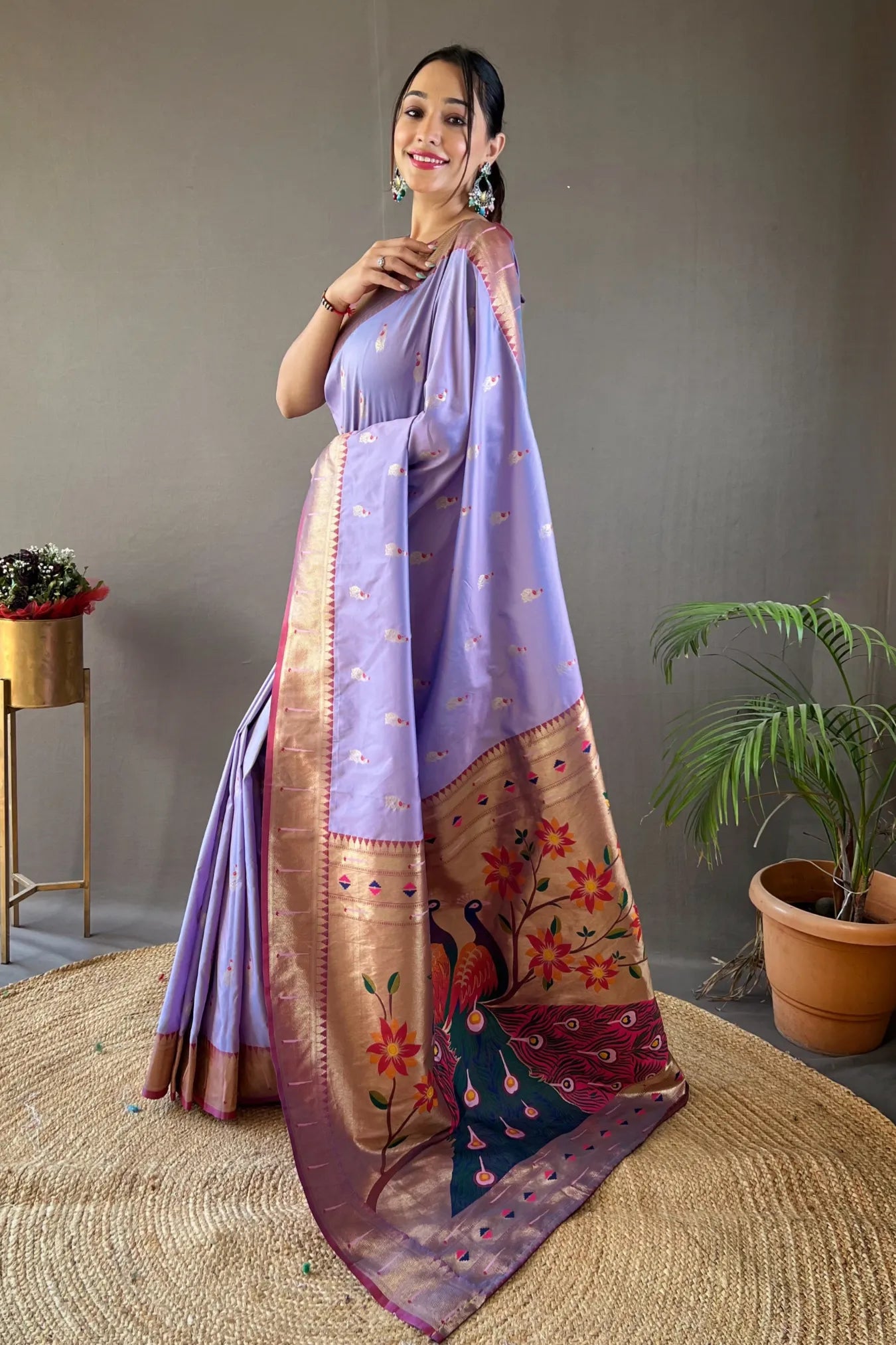 Lavender Colour Contrast Border Weaving Paithani Silk Saree