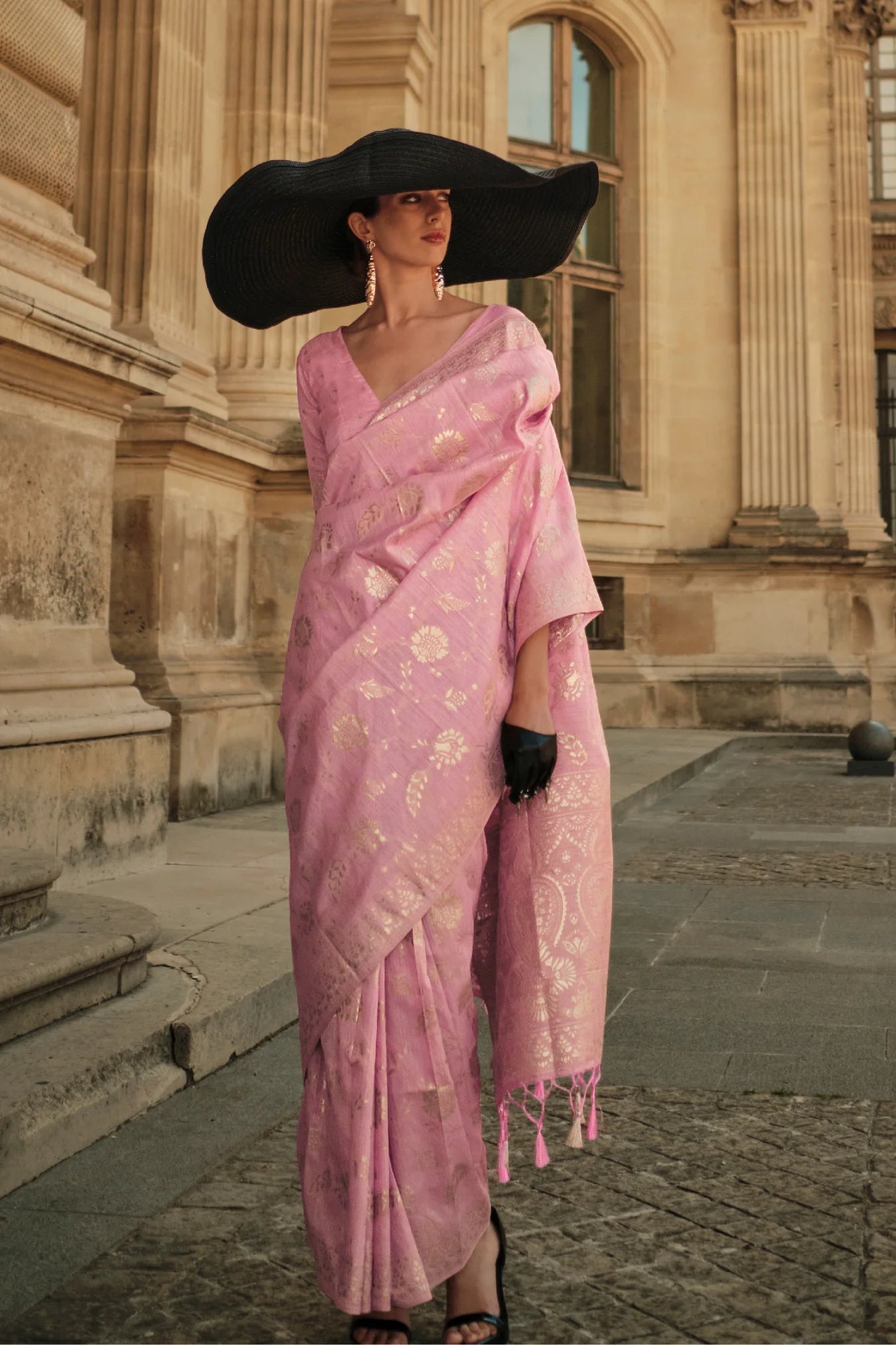 Light Pink Colour Zari Gota Handloom Woven Silk Saree with Blouse Piece