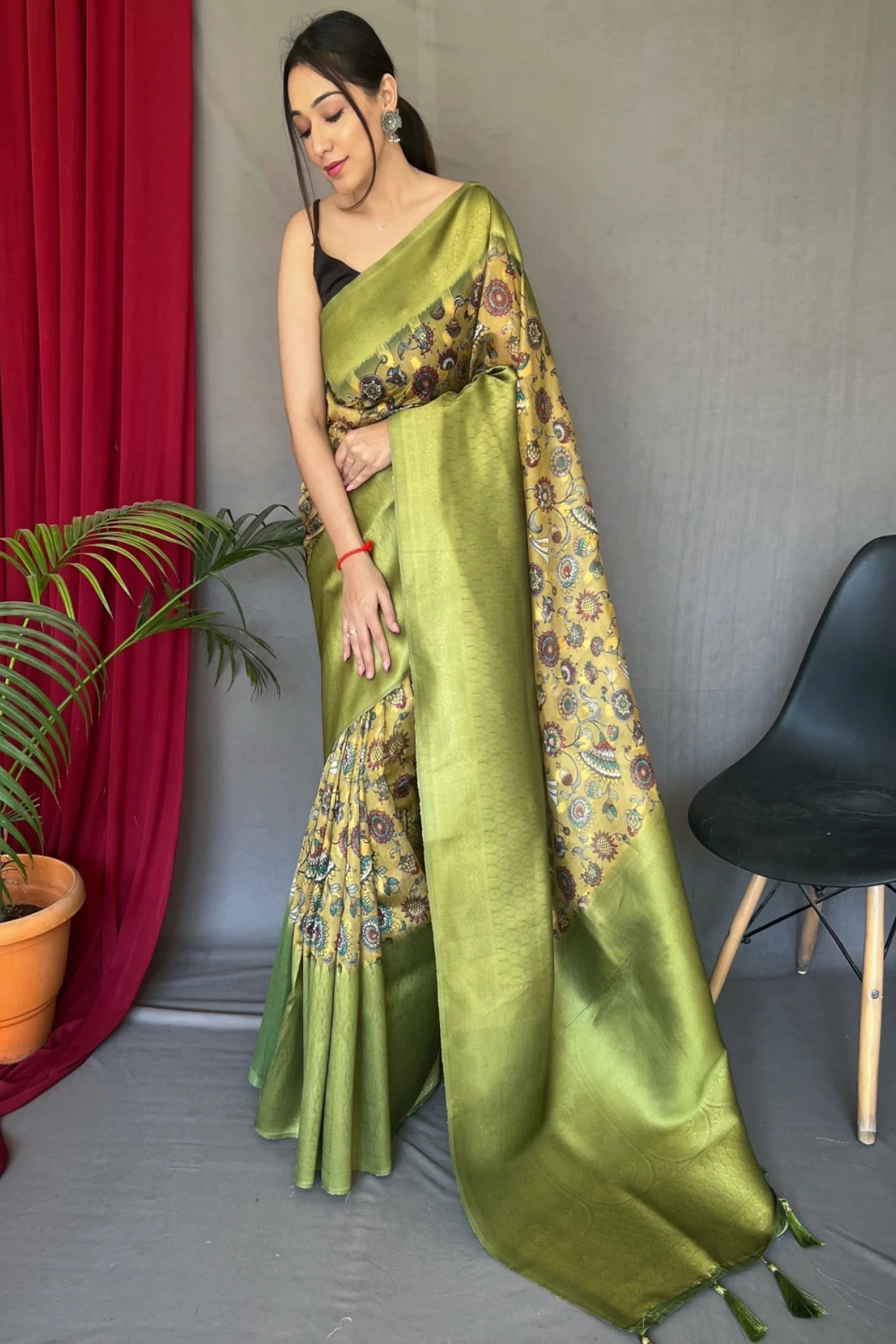 Mehendi Colour Green Kalamkari Digital Printed Silk Saree