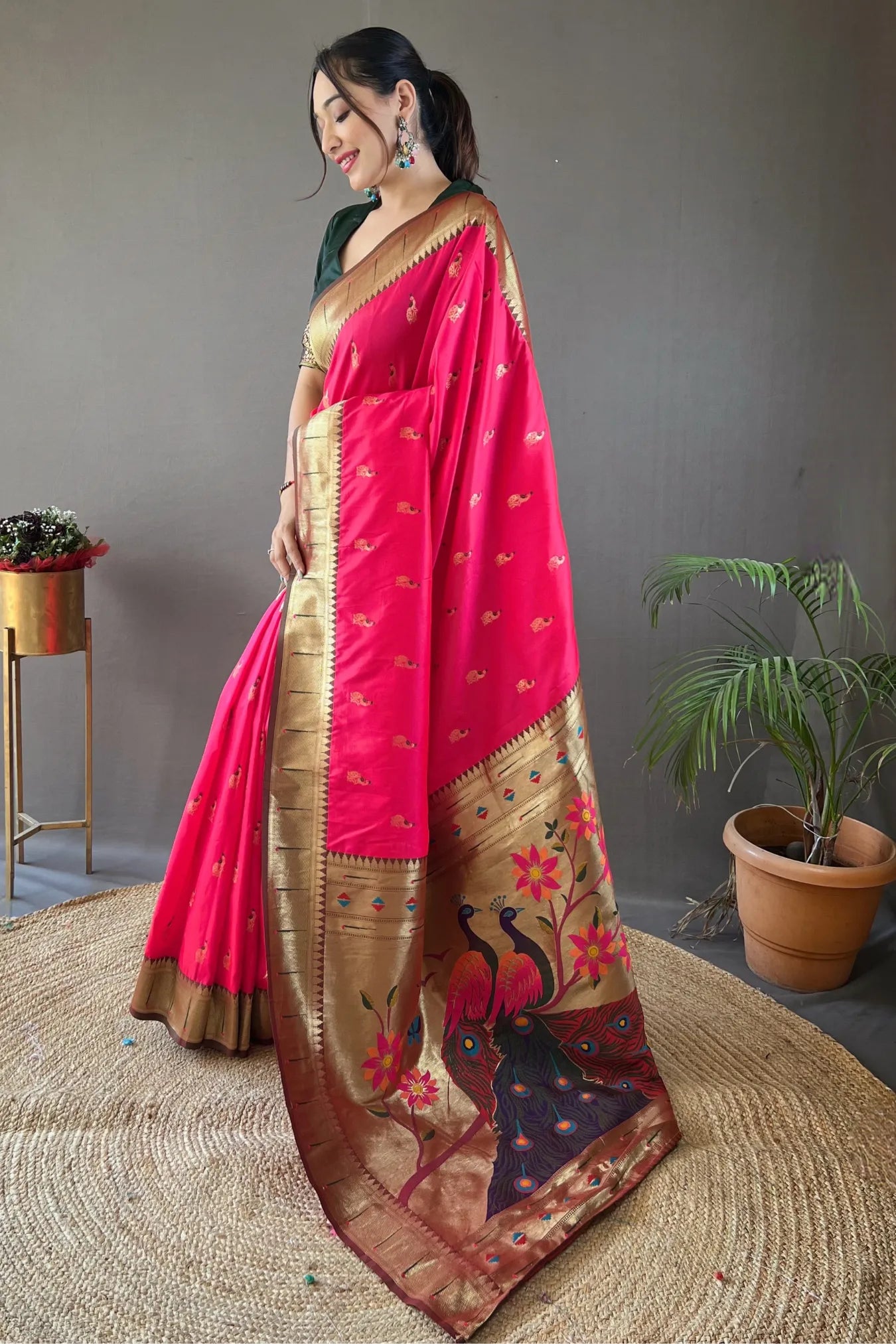 Pink Colour Contrast Border Weaving Paithani Silk Saree