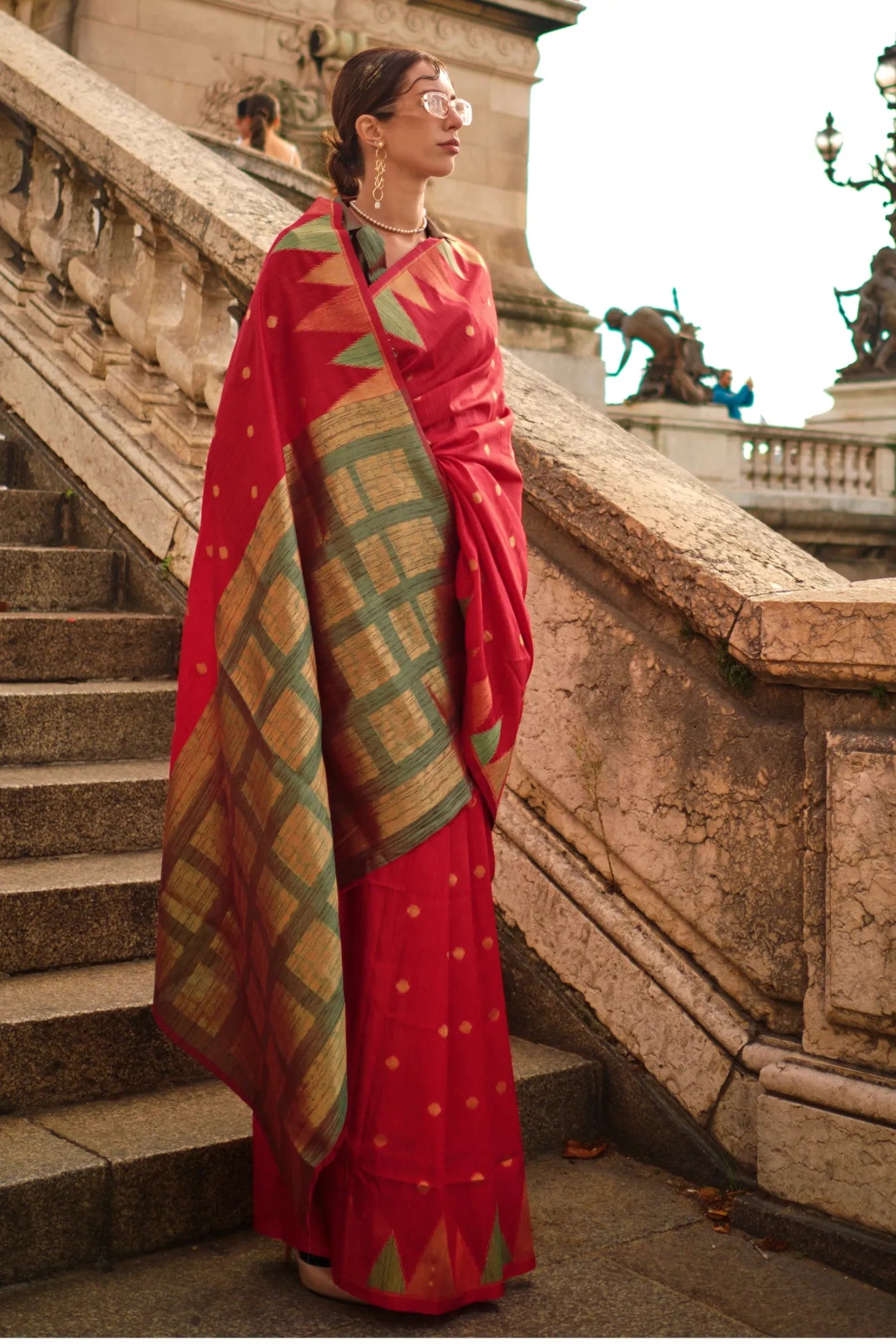 Red Colour Zari Weaving Handloom Silk Saree